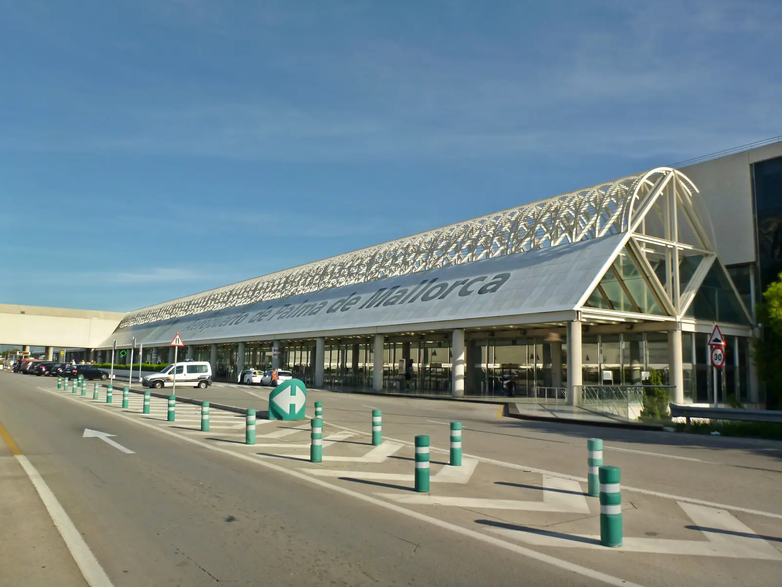 Terminal C på Palma de Mallorca Airport, ankomstflygplatsen för Alcudia