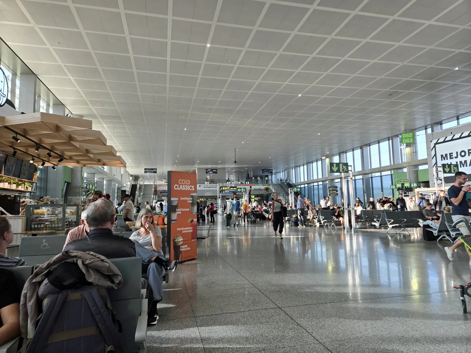 Málaga-Costa del Sol Airport, med vidare resa längs kusten mot Fuengirola